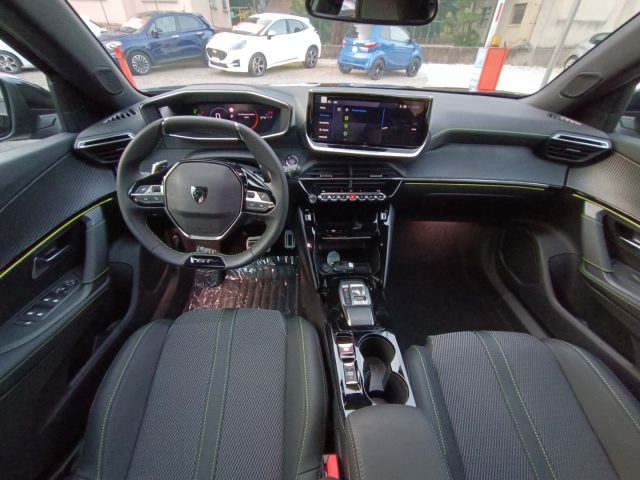 PEUGEOT 2008 usata, con Controllo automatico clima
