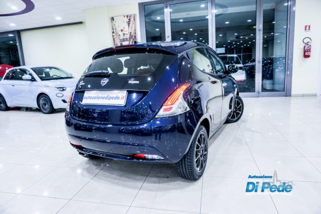 LANCIA Ypsilon usata, con Fendinebbia