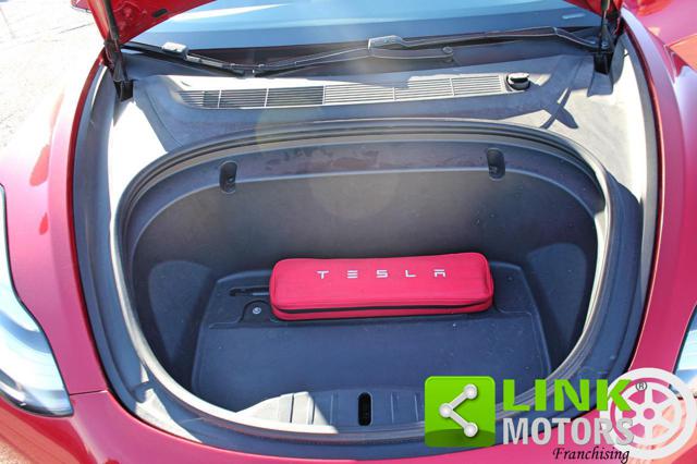 TESLA Model 3 usata, con USB