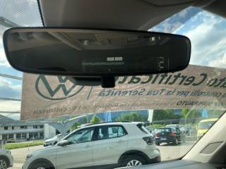 VOLKSWAGEN T-Cross usata, con Isofix