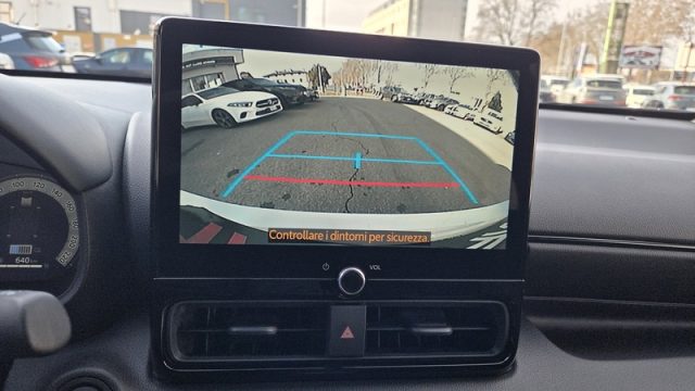 TOYOTA Yaris usata, con Bracciolo