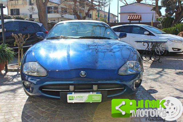 JAGUAR XK8 usata 9
