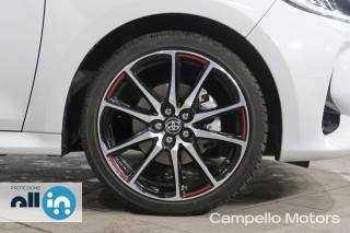 TOYOTA Yaris usata 16