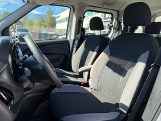 FIAT Doblo usata, con Sedile posteriore sdoppiato
