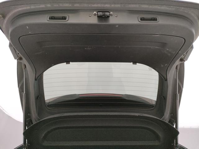 NISSAN Qashqai usata, con Fari LED