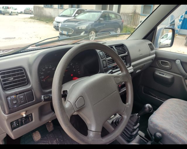 SUZUKI Jimny usata, con Servosterzo
