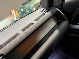 LAND ROVER Defender usata, con Bracciolo