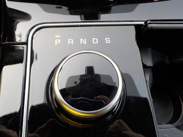LAND ROVER Range Rover Velar usata, con Sound system