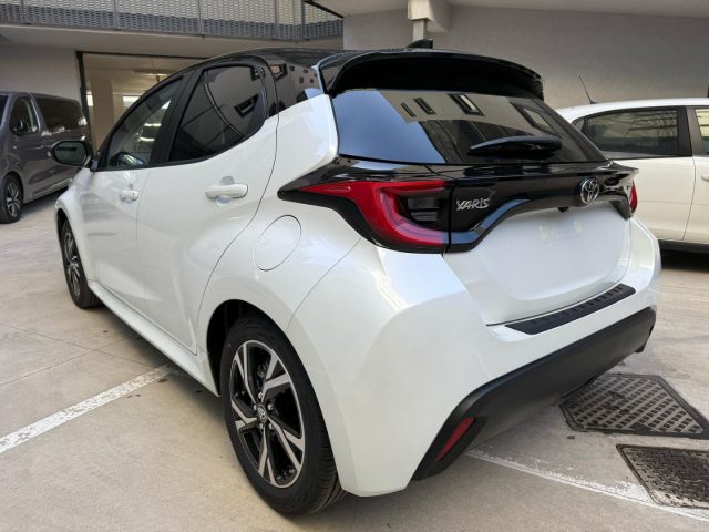 TOYOTA Yaris usata, con Autoradio