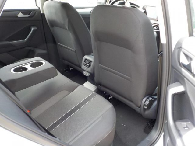 VOLKSWAGEN T-Roc usata, con USB