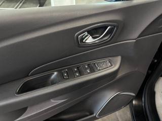 RENAULT Captur usata, con Volante in pelle