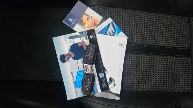 PEUGEOT 2008 usata, con Controllo trazione