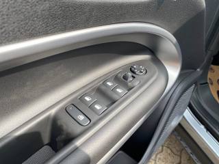 JEEP Avenger usata, con Sedile posteriore sdoppiato
