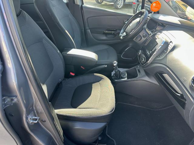 RENAULT Captur usata, con Sensori di parcheggio posteriori