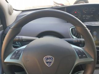 LANCIA Ypsilon usata, con USB