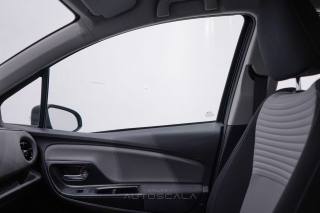 TOYOTA Yaris usata, con Autoradio digitale