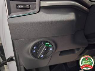 SKODA Karoq usata, con Bracciolo