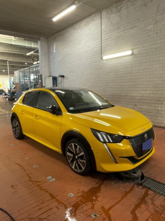PEUGEOT 208 usata, con Autoradio
