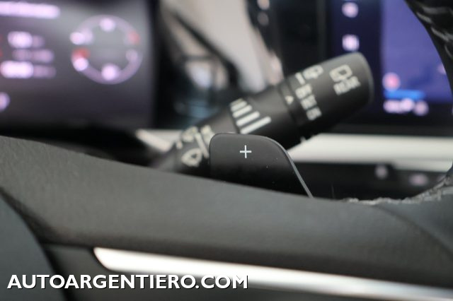 OPEL Grandland usata, con Sedile posteriore sdoppiato