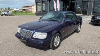 MERCEDES-BENZ E 200 usata, con Chiusura centralizzata