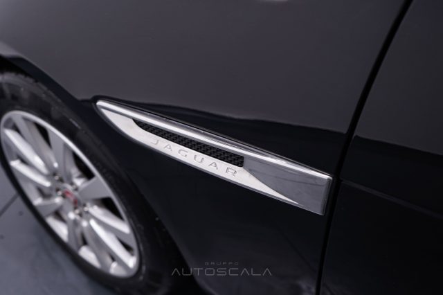 JAGUAR XE usata, con Sensore di luce