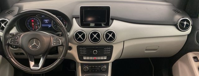 MERCEDES-BENZ B 220 usata, con Pneumatici estivi