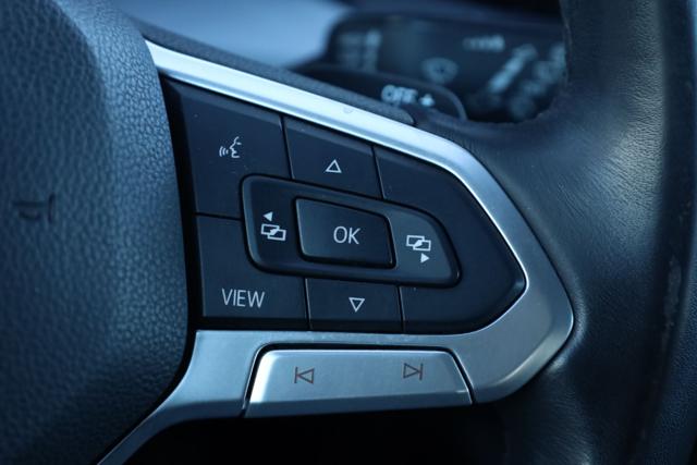 VOLKSWAGEN Golf usata, con Leve al volante