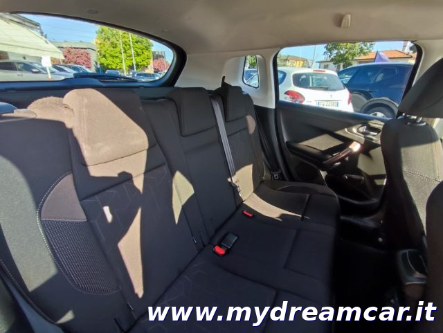 PEUGEOT 2008 usata, con Airbag testa