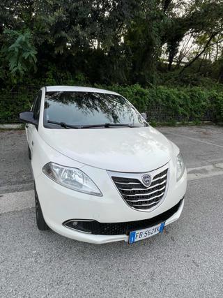 LANCIA Ypsilon usata, con Airbag