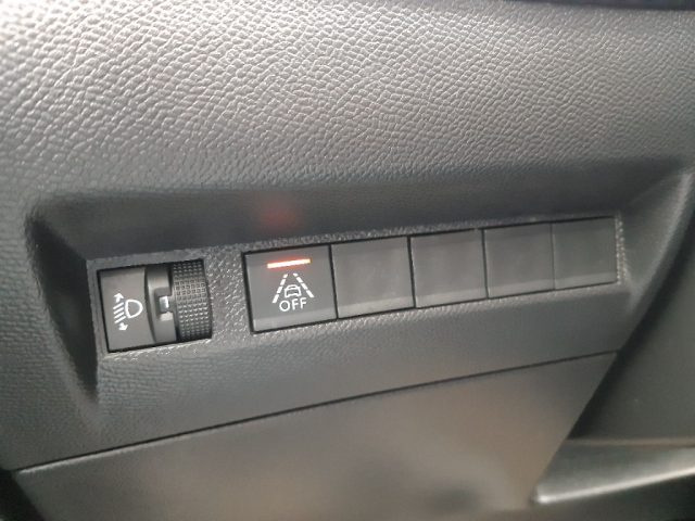PEUGEOT 208 usata, con Luci diurne LED