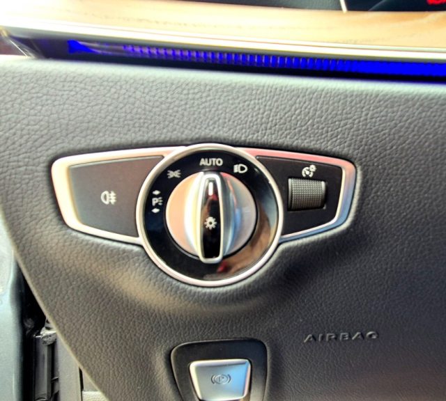 MERCEDES-BENZ E 220 usata, con Controllo elettronico della corsia