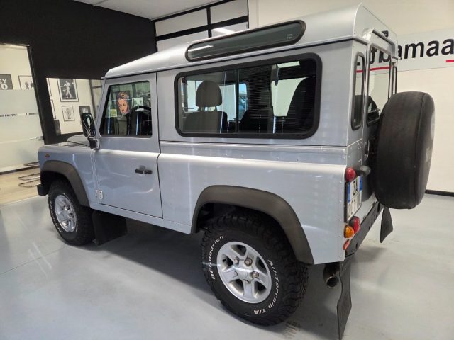 LAND ROVER Defender usata, con Autoradio