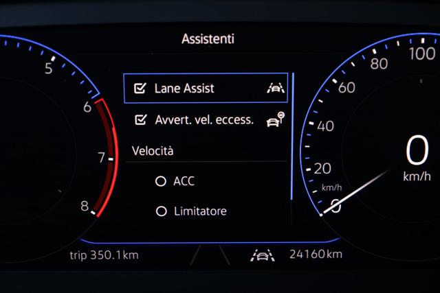 VOLKSWAGEN T-Roc usata, con Autoradio
