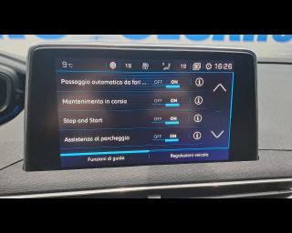 PEUGEOT 3008 usata, con Climatizzatore automatico, 2 zone