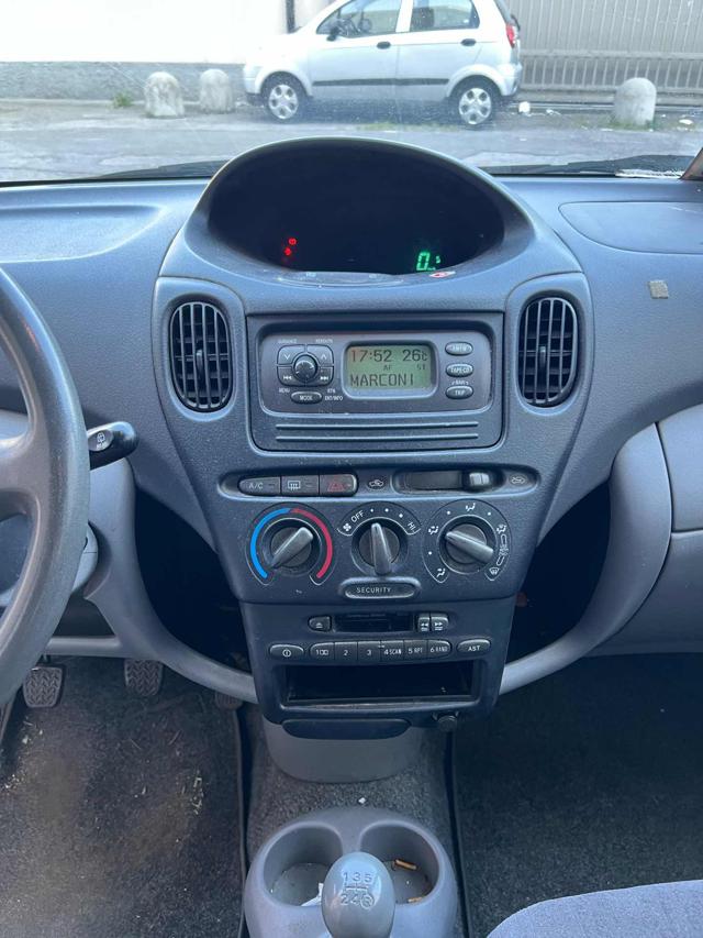 TOYOTA Yaris usata, con Servosterzo