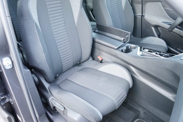PEUGEOT 3008 usata, con Sedile posteriore sdoppiato