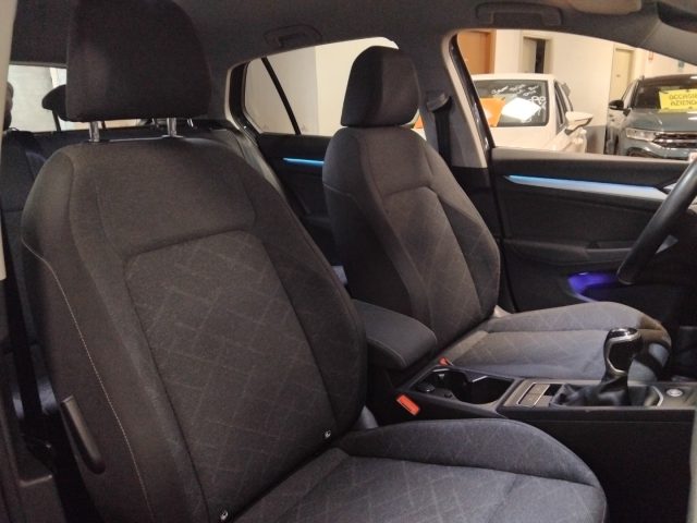 VOLKSWAGEN Golf usata, con Fari LED