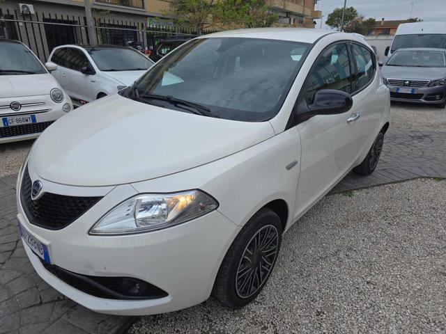 LANCIA Ypsilon usata, con Airbag