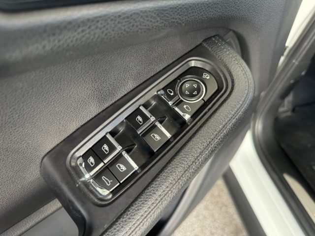 PORSCHE Macan usata 35
