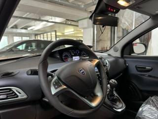 LANCIA Ypsilon usata, con Autoradio