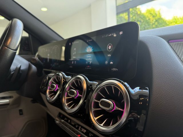 MERCEDES-BENZ GLA 200 usata, con Touch screen