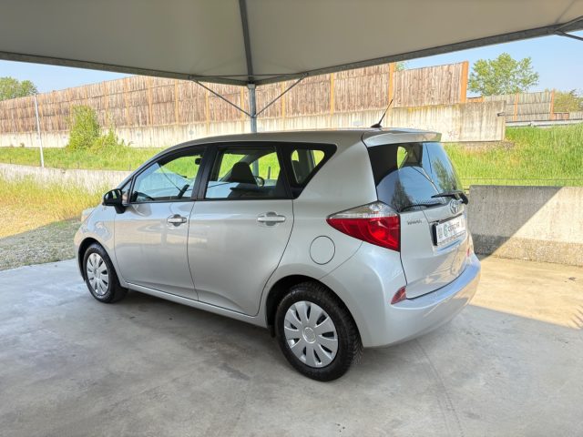 TOYOTA Verso-S usata, con Autoradio