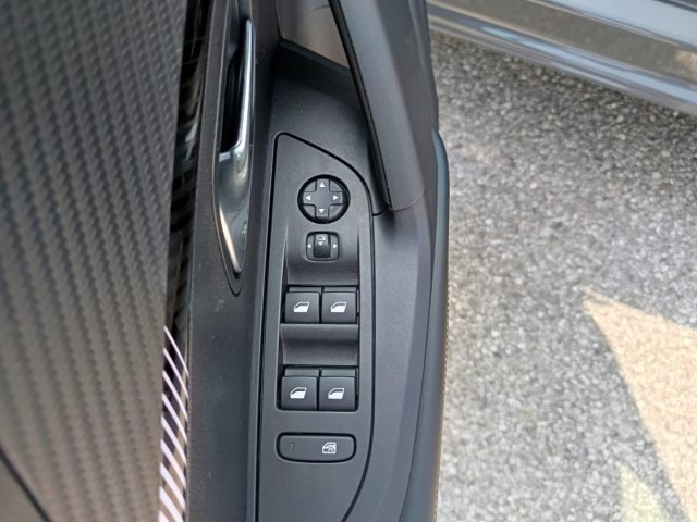 PEUGEOT 2008 usata, con Controllo trazione