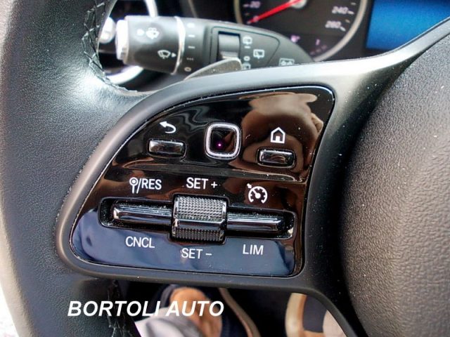 MERCEDES-BENZ A 180 usata, con Leve al volante