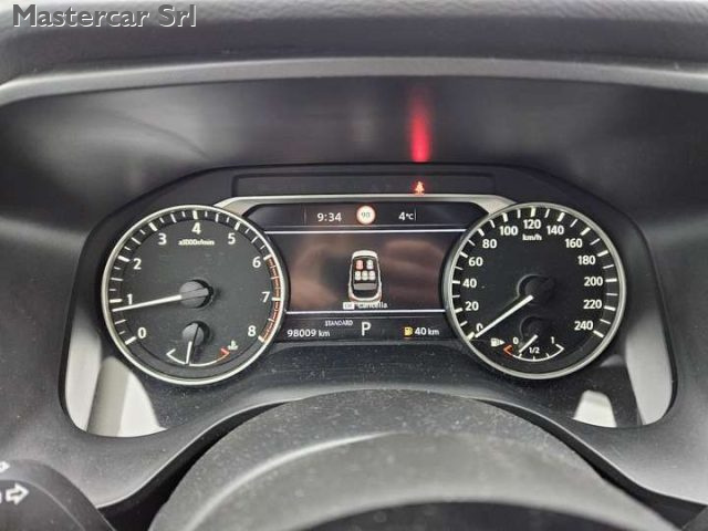 NISSAN Qashqai usata, con Fari LED