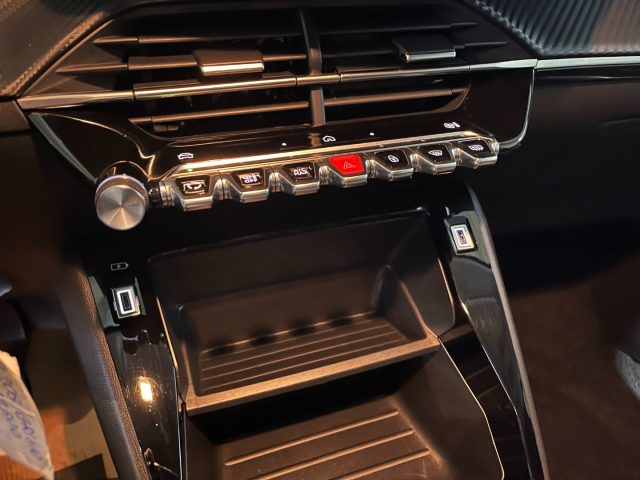 PEUGEOT 208 usata, con Servosterzo