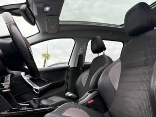 PEUGEOT 2008 usata, con Autoradio
