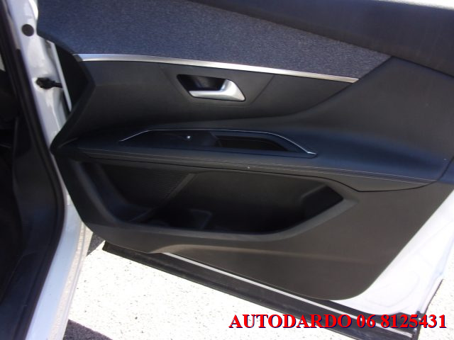 PEUGEOT 3008 usata, con Sistema di navigazione