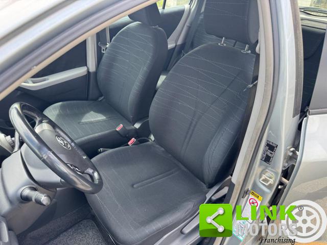 TOYOTA Yaris usata, con Specchietti laterali elettrici