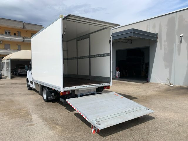 RENAULT Master usata, con Autoradio digitale